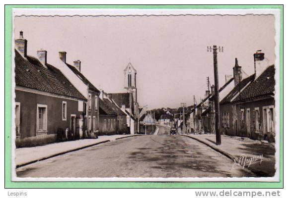 61 - Le CHAINE De La CHAINE --  La Grande Rue - 1950-60 - Bazoches Sur Hoene