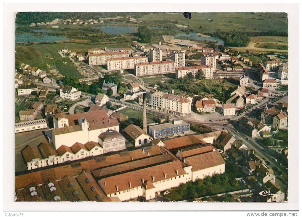 Sochaux (25) : Vue Aérienne Sur L´usine Et La Nouvelle Cité   Environ 1960. - Sochaux