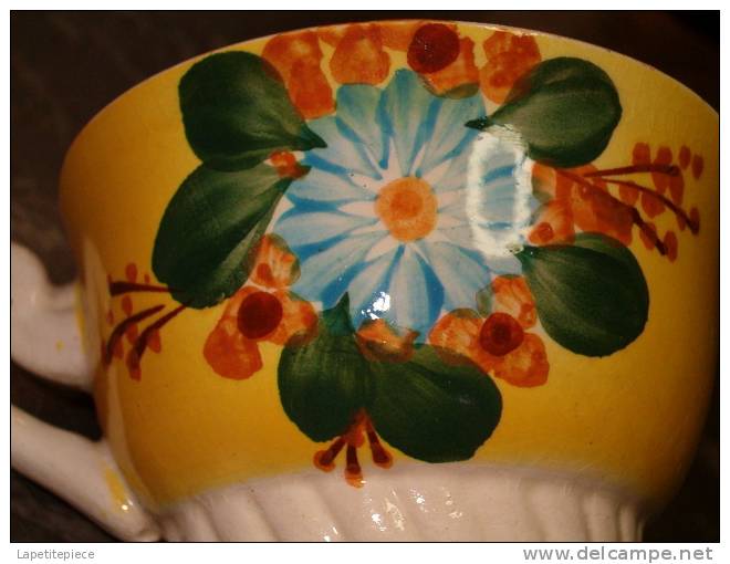 Ancienne tasse décor fleural. LONGWY, décoré à la main