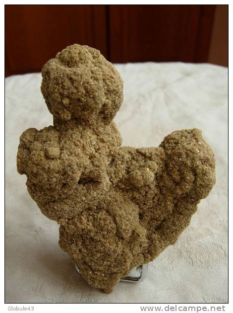 CONCRETION DE GRES (CALCITE?)  10 X 7 Cm GABARRET 31 - Minerali