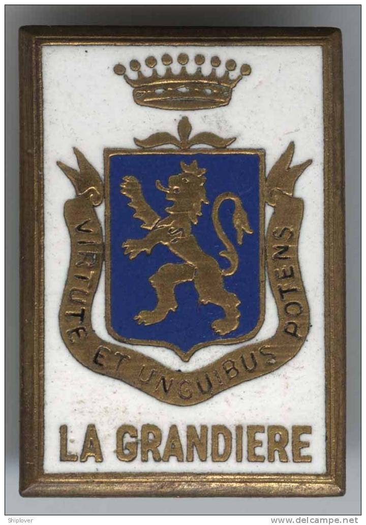 Aviso Colonial LA GRANDIERE : Insigne Marine Nationale à épingler - Marine