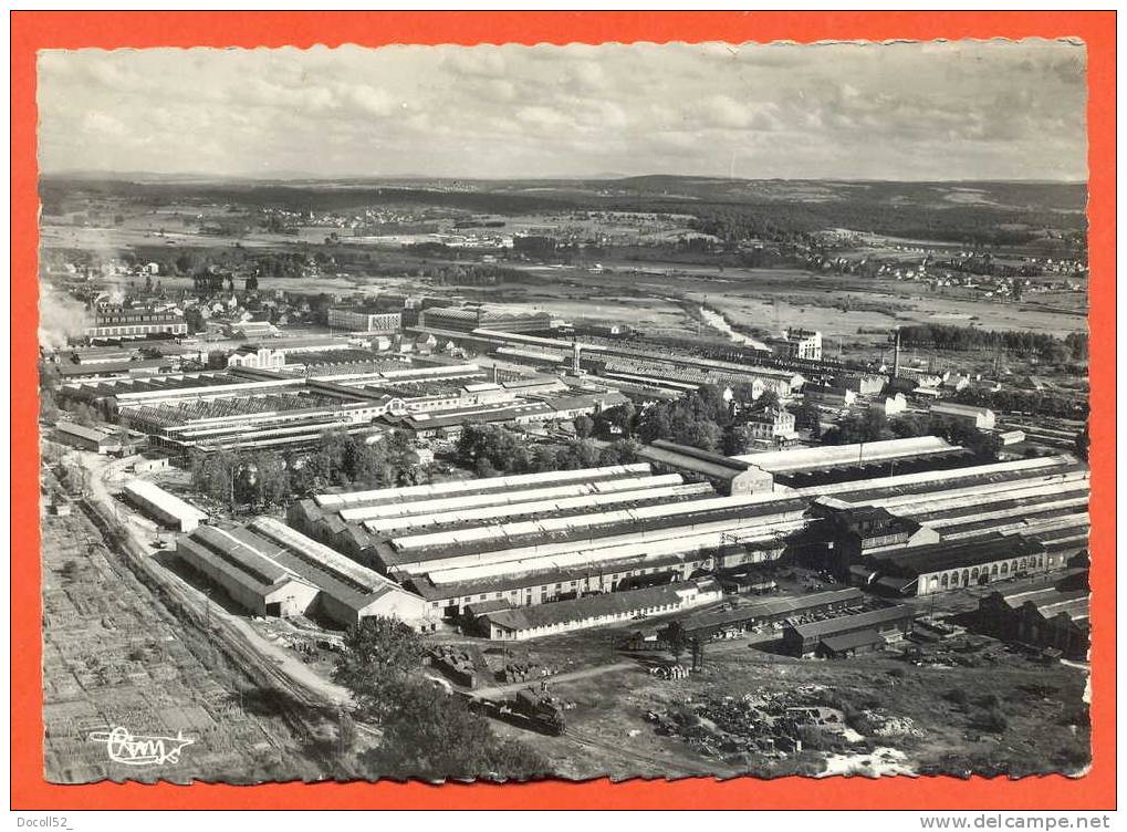 Dpt 25  Montbeliard Et Sochaux " Vue Aerienne - Les Usines Peugeot " Cpsm Gf - Sochaux