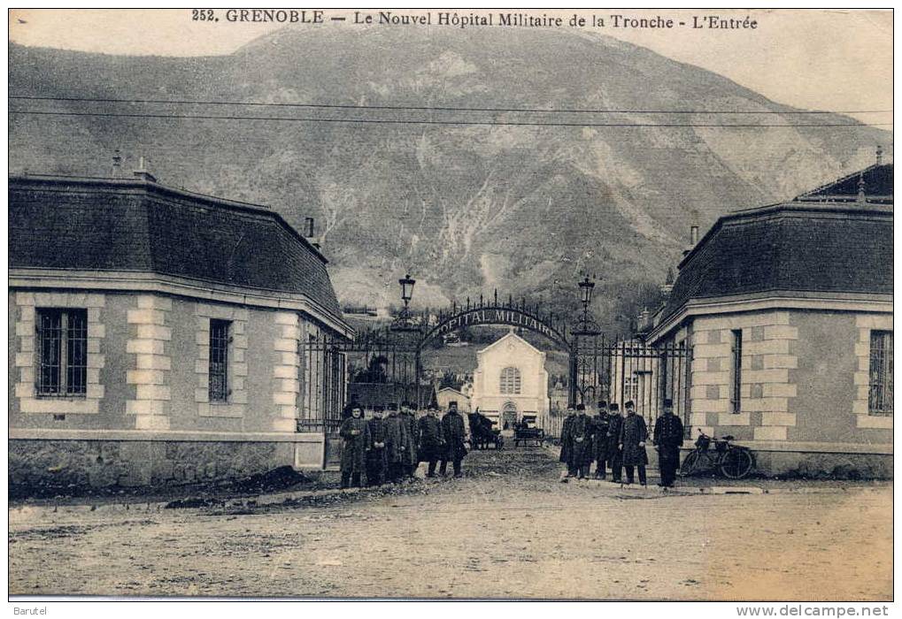 LA TRONCHE - Le Nouvel Hôpital Militaire. L´Entrée - La Tronche