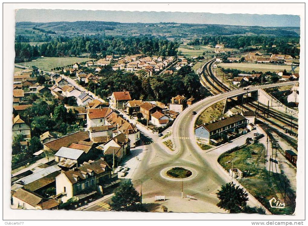 Venarey- Les Laumes (21) : Vue Aérienne Sur Le Rond Point Près De La Voie De Chemin De Fer  En 1970 (animée). - Venarey Les Laumes