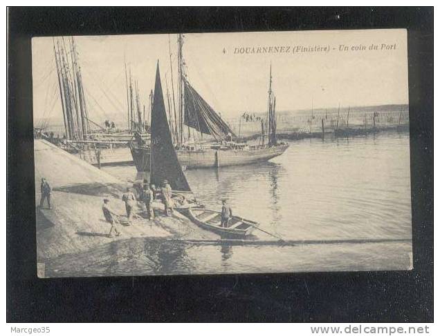 Douarnenez Un Coin Du Port édit.nozais N° 4 Animée Bateau De Pêche - Douarnenez