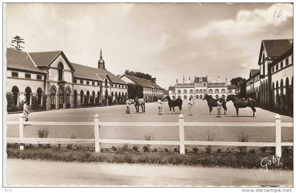 CpF2275 - LAMBALLE - Le Haras - La Cour D'honneur - (22 - Cotes D´Armor) - Lamballe