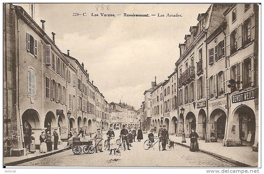 88 REMIREMONT 1916 Rue Très Animée Benoit Weill - Remiremont