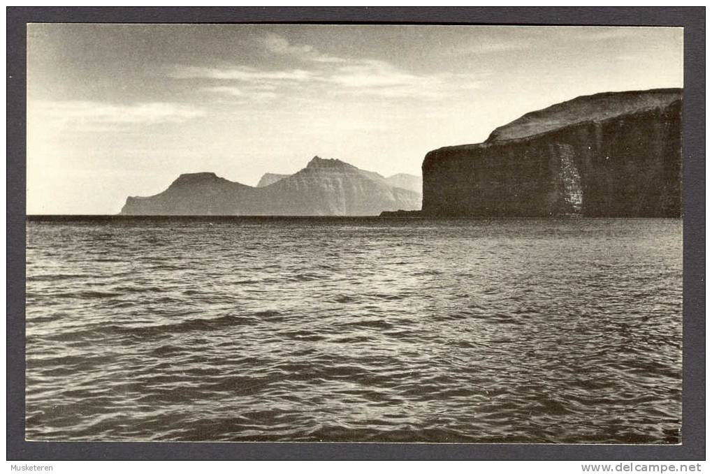 Faroe Islands Nordast á Eysturoynni - Kallsoy í Baksyni Mint Real Photo Postcard - Islas Feroe