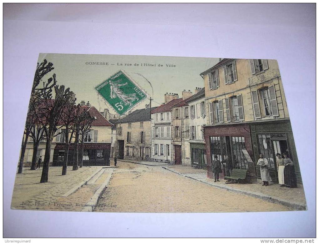 2 Pu - CPA  - GONESSE - La Rue De L'Hôtel De Ville - [95] Val D´Oise - Gonesse