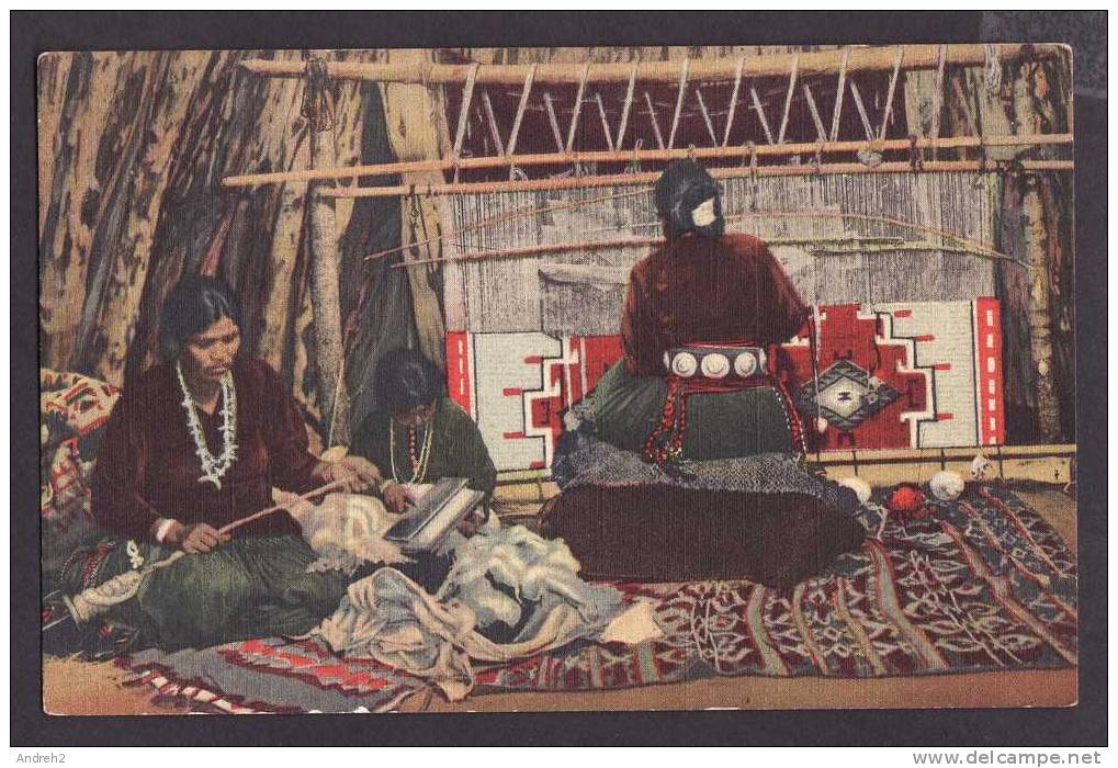 INDIENS - NAVAJO INDIAN - HOW NAVAJO RUGS ARE MADE - DISTRIBUTED BY SOUTHWEST POSTCARD - Indianer