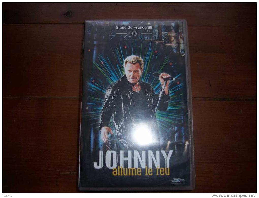 JOHNNY  HALLYDAY  °°°  STADE DE FRANCE 98   Allume Le Feu - Concert En Muziek