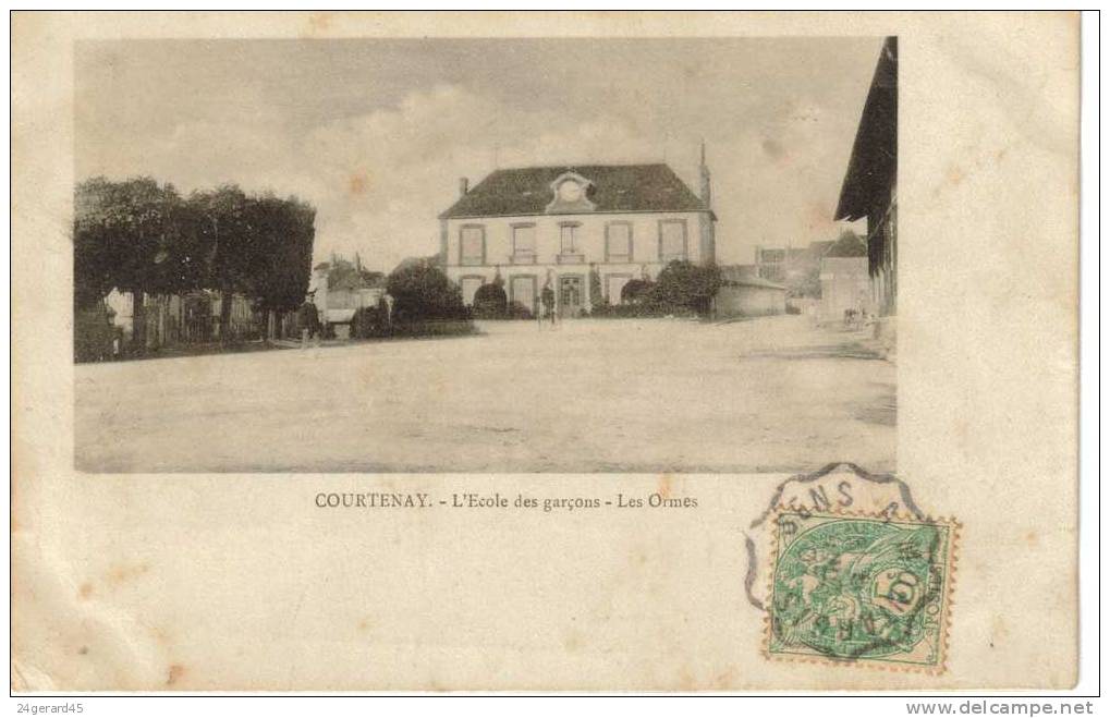 CPA PIONNIERE COURTENAY (Loiret) - L´école Des Garçons, Les Ormes - Courtenay