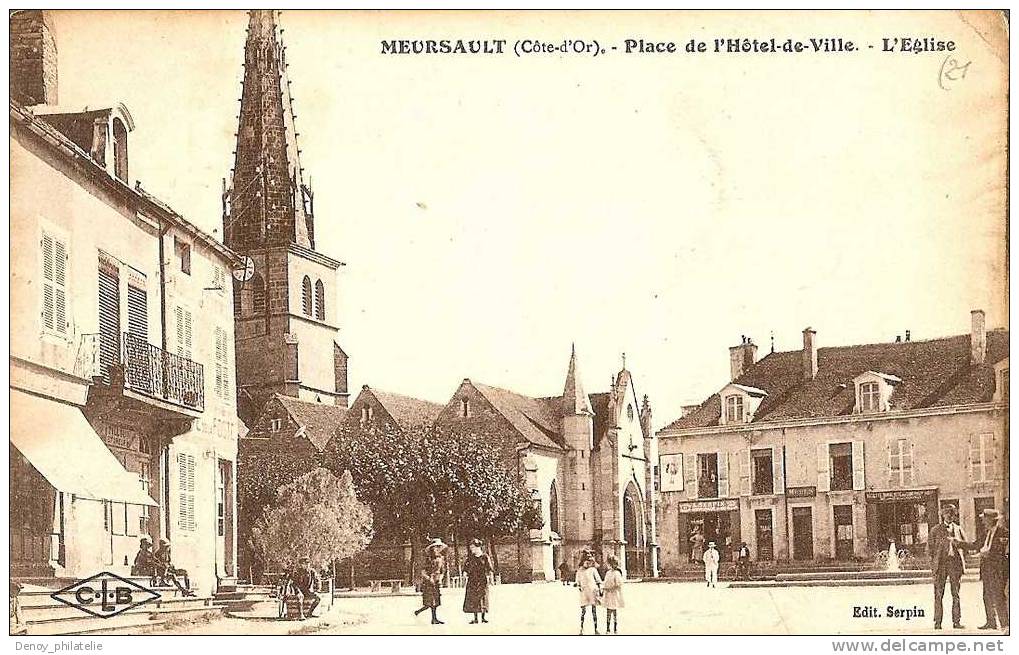 21/  MEURSAULT- PLACE DE L'HOTEL DE VILLE - L'EGLISE - Meursault