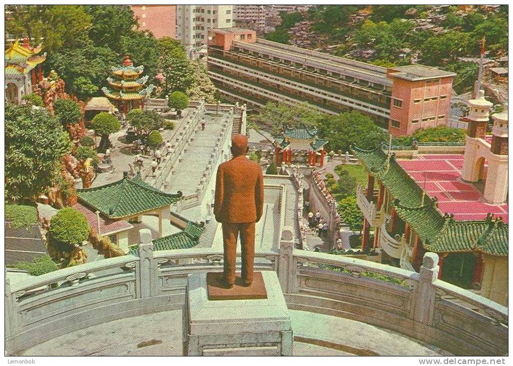 China - Hong Kong Bronze Statue Postcard [P554] - China