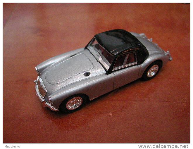 Corgi D730, MG A Hard Top - Corgi Toys