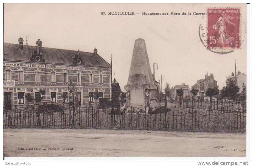 MONTDIDIER Monument Aux Morts Belle Cpa Animée Voyagée En 1930 Edit PAUL FALER Photo E GALLAND Bon état Voir Scans - Montdidier