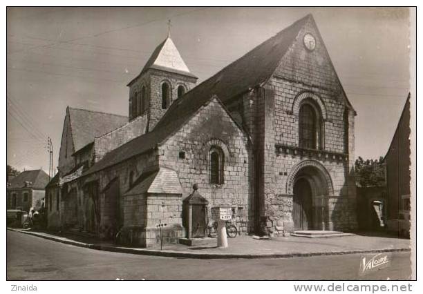 CARTE POSTALE DE L ILE BOUCHARD - L EGLISE ROMANE ST-GILLES - L'Île-Bouchard