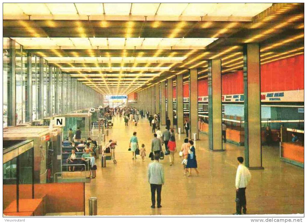 CPSM. AEROPORT PARIS ORLY. LE HALL DE L'AEROGARE. DATEE 1964. FLAME. - Aéroports De Paris