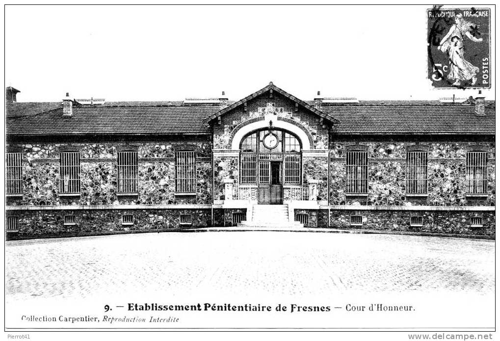 Etablissement Pénitentiaire De FRESNES - Cour D'honneur - Fresnes