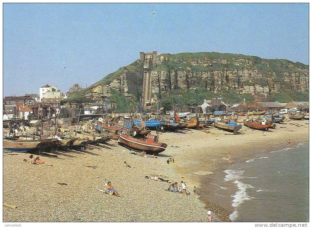 Britain - United Kingdom - Hastings Fishing Boats And East Hill - Postcard [P595] - Hastings