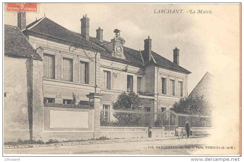 Carte Postale Ancienne Larchant - La Mairie - Larchant