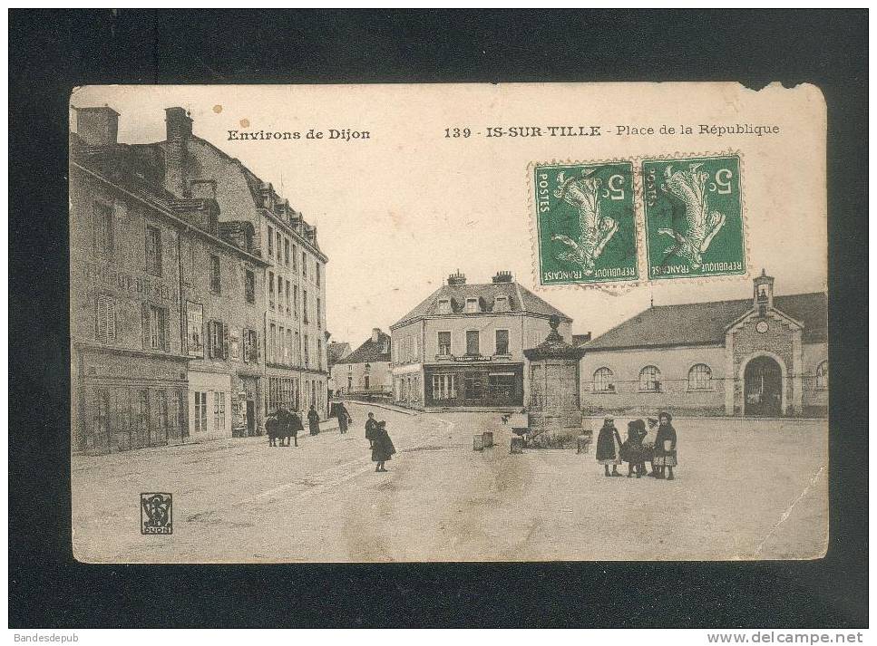 Is Sur Tille ( Côte D'Or 21) - Place De La République ( Animée Cachet Ferroviaire Dijon à Chaumont En L'état ) - Is Sur Tille