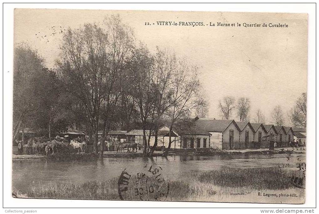 Cp , 51 , VITRY LE FRANCOIS , La MARNE Et Le Quartier De Cavalerie , Voyagée - Vitry-le-François