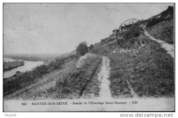 78. MANTES SUR SEINE.  SENTIER DE L'ERMITAGE SAINT SAUVEUR. - Mantes La Ville