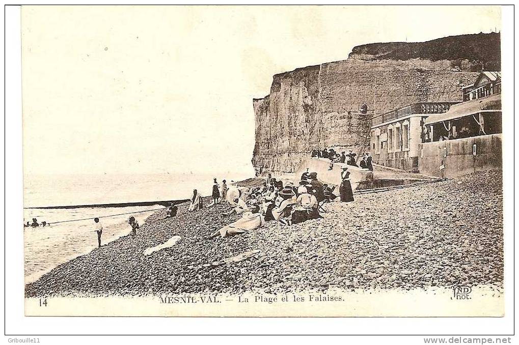 MESNIL VAL   -   * LA PLAGE Et  LES FALAISES *    -    Editeur : N.D. Photo   N° 14 - Mesnil-Val