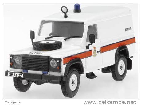 Corgi CC07715, Land Rover Defender "RAF Police" - Corgi Toys