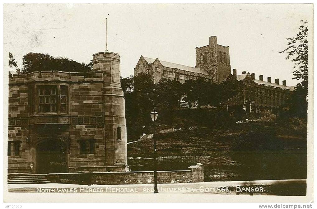 Britain United Kingdom - North Wales Heroes Memorial And University College, Bangor Real Photo Postcard [P646] - Caernarvonshire