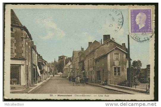 79 MONCOUTANT / Une Rue / CARTE COULEUR - Moncoutant