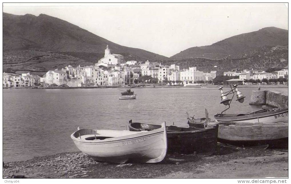 ESPAGNE CADAQUES (COSTA BRAVA) BARQUES EN GROS PLAN - Gerona