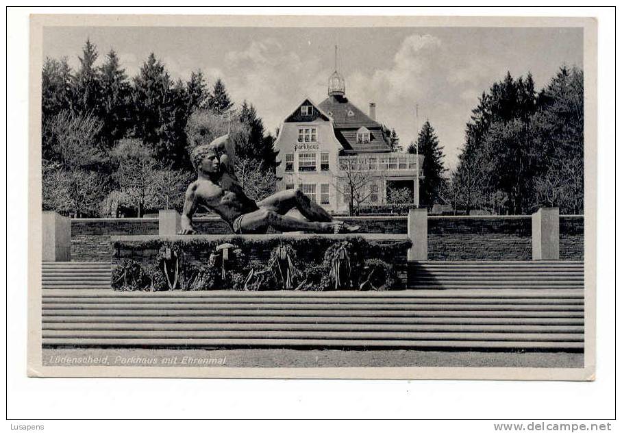 OLD FOREIGN 3370 - DEUTSCHLAND - GERMANY -  LUDENSCHEID, PARKHAUS MIT EHRENMAL - Lüdenscheid