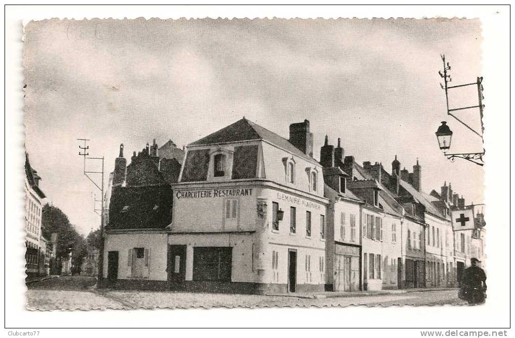 Fère-en-Tardenois (02) :  Charcuterie-Restaurant Demaire Environ 1950 (animée) PHOTO RARE. - Fere En Tardenois