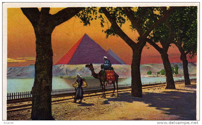 EGYPTE     LE CAIRE  LES PYRAMIDES  Cpa Années  1930 EDIT  LEHUERT&LAUDROCK  Cairo - Pyramids