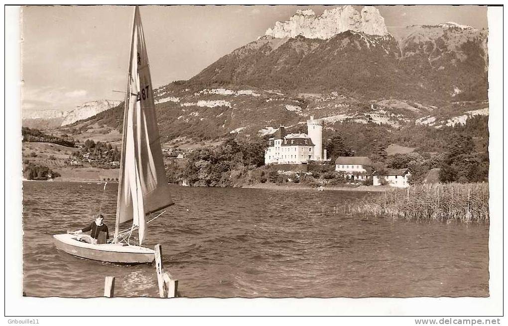 DUINGT   -   LE VOILIER SUR LE LAC Et Au Fond LE CHATEAU Et LES DENTS DE LANFON  -   Editeur : GIL D´Annecy    N° 1559 - Duingt