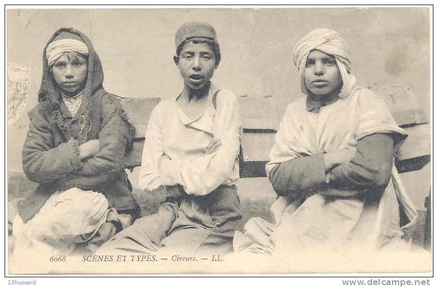 Carte Postale Ancienne Scènes Et Types Algérie - Cireurs De Chaussures - Métiers - Beroepen