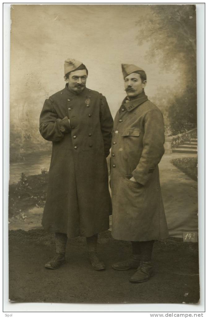 Deux Soldats  De La Guerre De 14/18 Nés En 1880  Carte - Photo - Uniformes