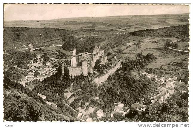 CP De VIANDEN " Le Château Vu Du Belvédère " . - Vianden