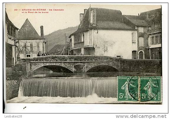 CPA 64-SALIES-de-BEARN. La Cascade Et Le Pont De La Lune- Personnages Petit Plan--SUIT80 17 - Sauveterre De Bearn