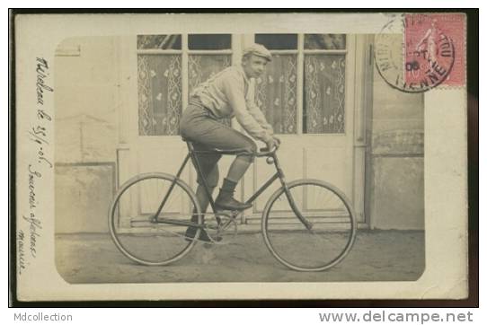 86 MIREBEAU / Garçon En Vélo / TOP CARTE PHOTO RARE - Mirebeau