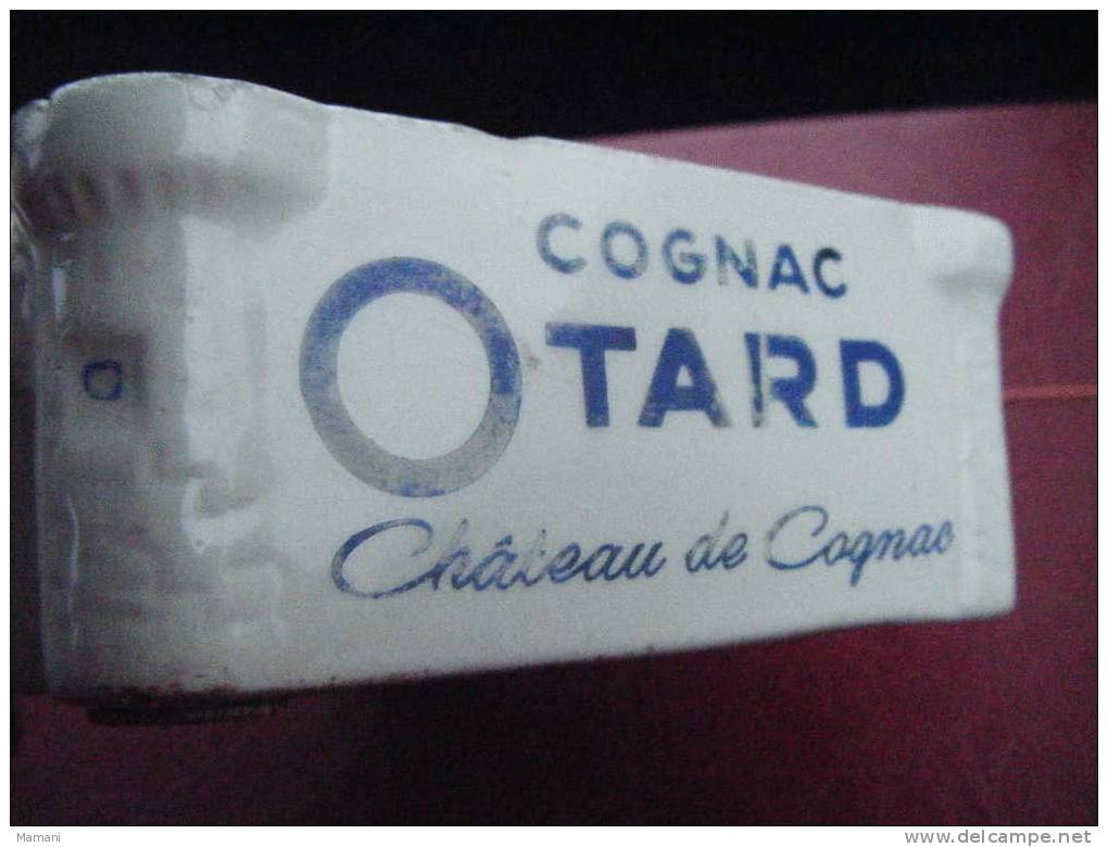Cendrier-cognac Otard Chateau De Cognac-sarregemines France D.V. Numerote- - Porcelana