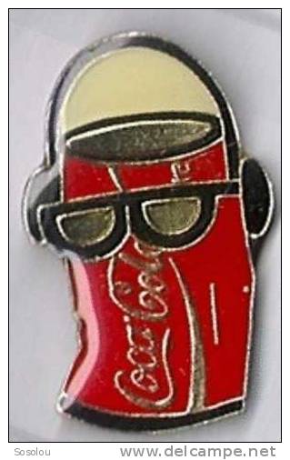 Coca Cola La Canette Avec Des Lunettes Et Une Casquette - Coca-Cola