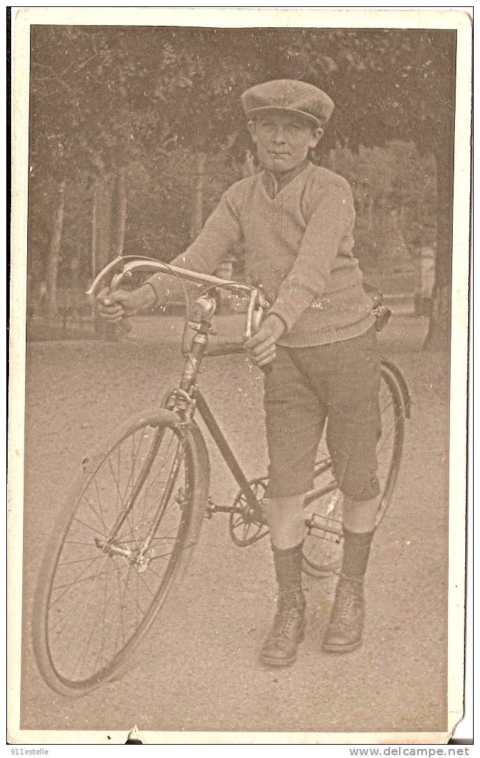 Un Cycliste ( Photo ) - Wielrennen