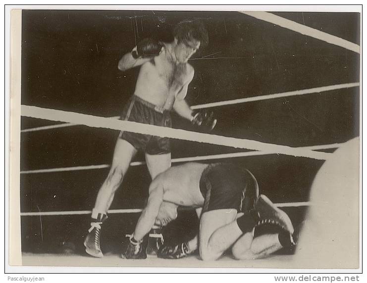 PHOTO BOXE - FREDDIE MILLS VAINQUEUR PAR KO DE JOCHNY RALPH - Autres & Non Classés