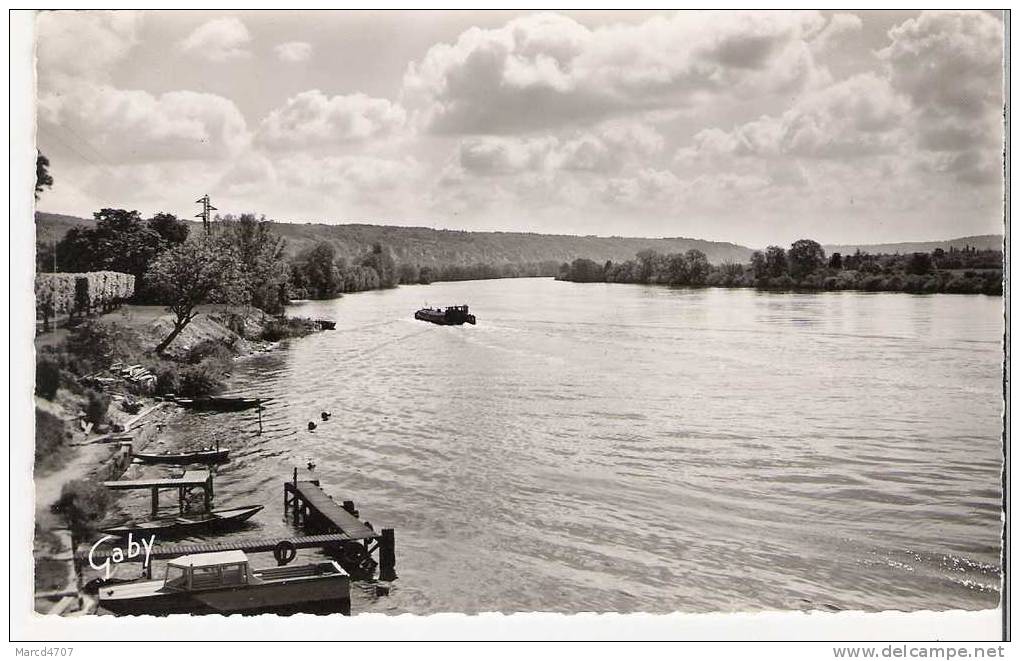 La ROCHE GUYON 95 Les Quais De La Seine Et Les Falaises Vers Verteuil Editions Artaud Carte Dentelée Véritable Photo - La Roche Guyon