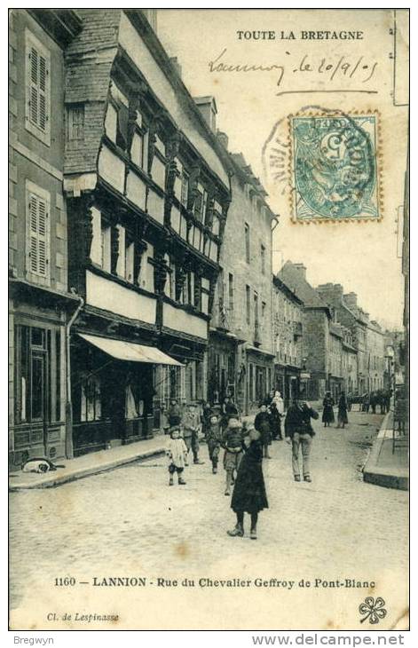 22 - Belle CPA Lannion - Rue Du Chevalier Geffroy De Pont-Blanc - Lannion