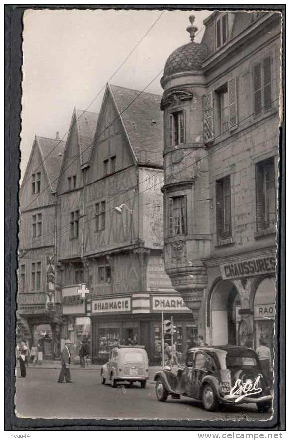 ¤¤ DIJON - Rue De La Liberté : Vieilles Maisons Du Coin Du Miroir - Voiture Traction    ¤¤ - Dijon