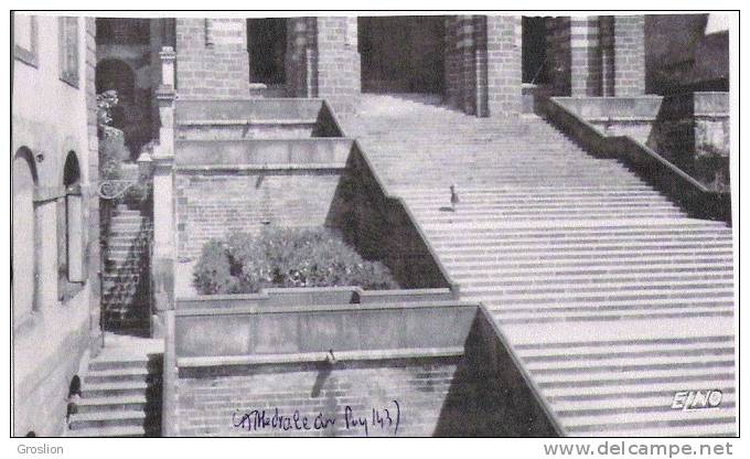 JUBILE 1932 D'UN GROUPE IMPORTANT DE RETOURNAC A LA CATHEDRALE DU PUY CP PHOTO AVEC SUPERBE ANIMATION - Retournac